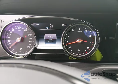 2017 Mercedes-Benz E 300 4Matic z USA, uszkodzony, nr VIN WDDZF4KB6HA019014